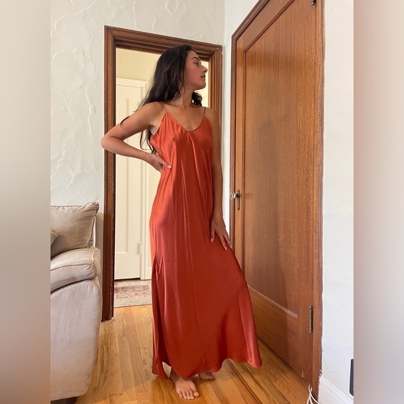 Banana republic silk slip dress - Picture 4 of 4